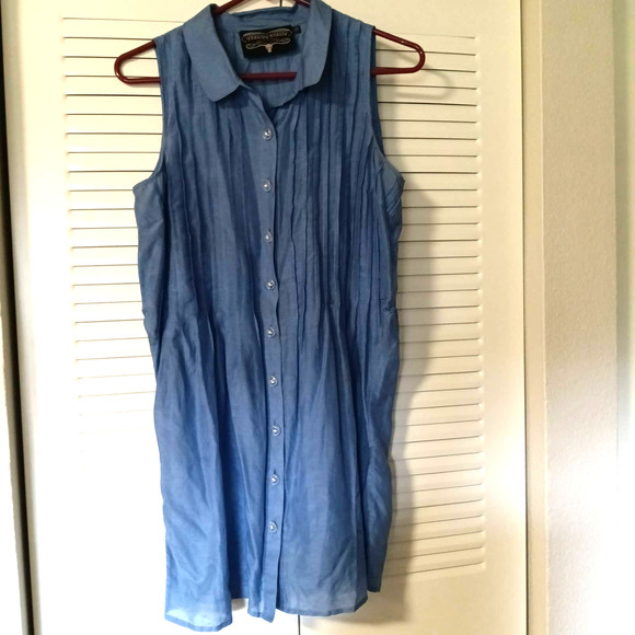 Twelve By Twelve Sleeveless Pleated Button-up Top - Picture 1 of 8
